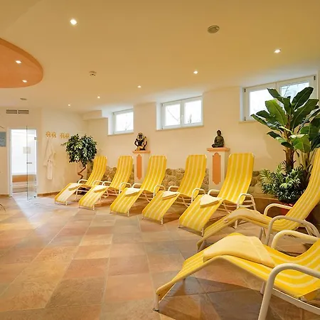 아파트 Appartements Holiday 엘마우