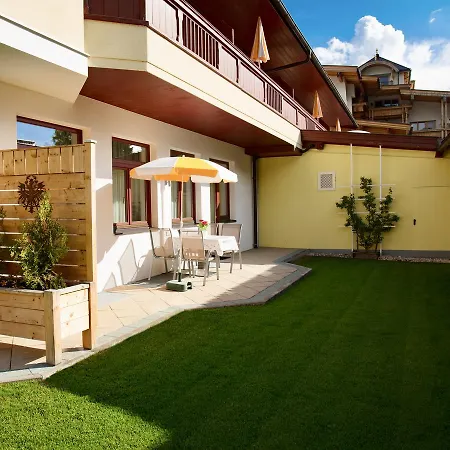 아파트 Appartements Holiday 엘마우