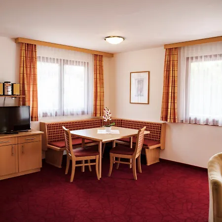 아파트 Appartements Holiday *