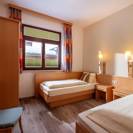 Appartements Holiday * エルマウ